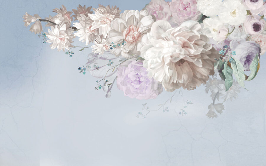 Flores blancas y moradas