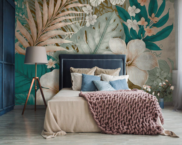 Arreglo floral y follaje tropical. Arreglo floral y follaje tropical.