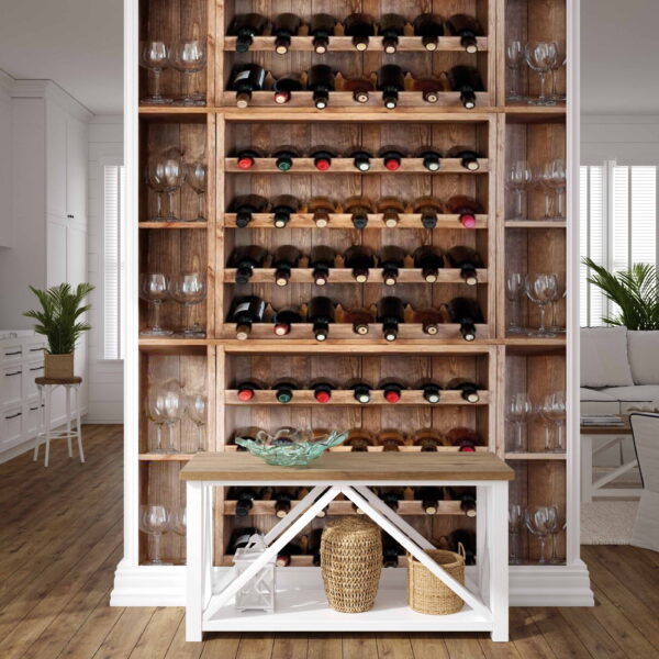 Botellas de vino y copas en una estantería Botellas de vino y copas en una estantería