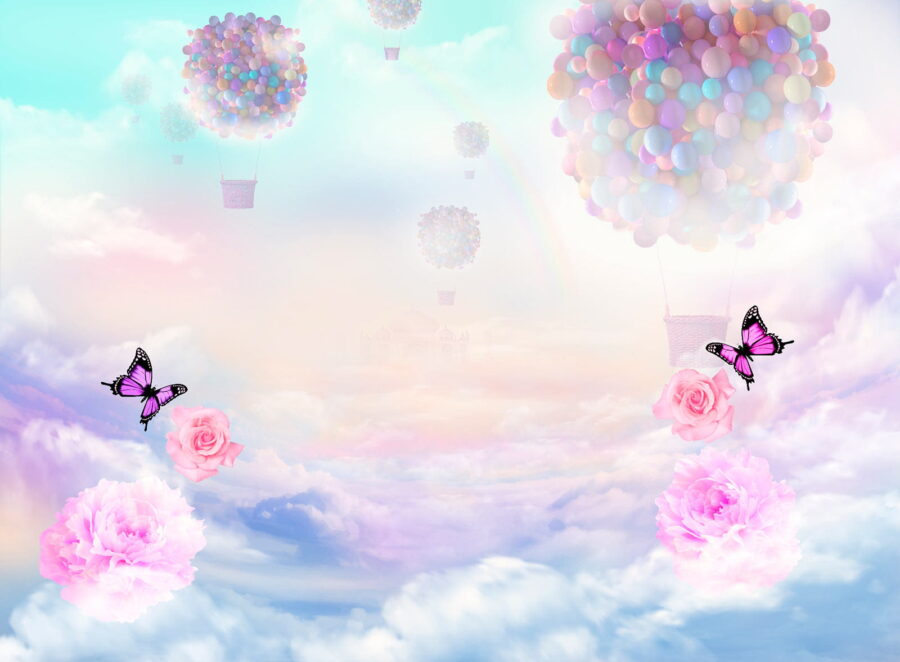 Grupo de globos y mariposas en el cielo