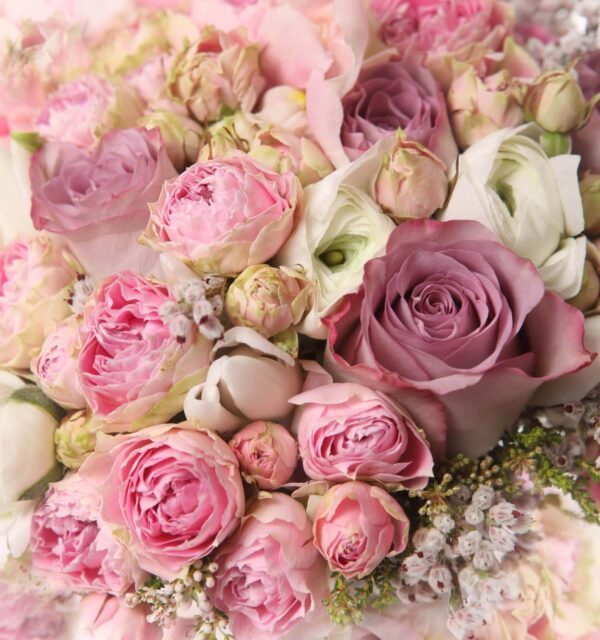 Ramo de rosas rosas y blancas Ramo de rosas rosas y blancas