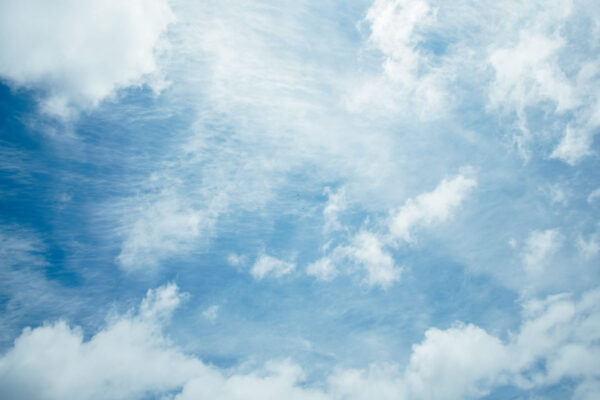 Cielo azul con nubes Cielo azul con nubes