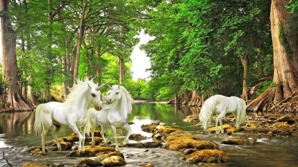Grupo de unicornios blancos en un río Grupo de unicornios blancos en un río