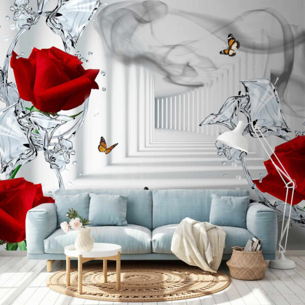 Rosas rojas y mariposas en un vaso Rosas rojas y mariposas en un vaso