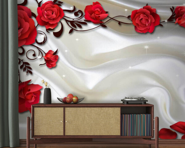 Raso blanco con rosas y pétalos rojos Raso blanco con rosas y pétalos rojos