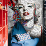 Fotomurales Mujer con labios rojos y flores