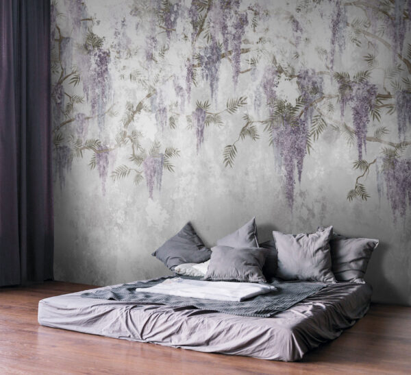 Pared blanca con flores moradas Pared blanca con flores moradas