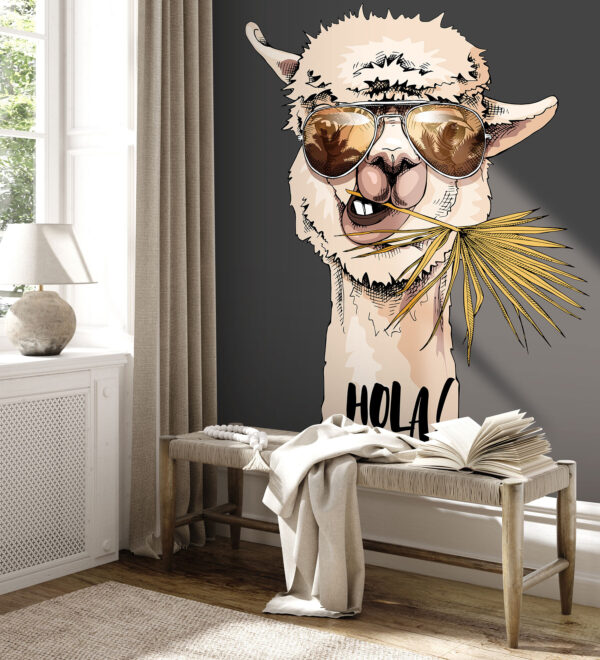 Una llama con gafas de sol y comiendo una hoja Una llama con gafas de sol y comiendo una hoja