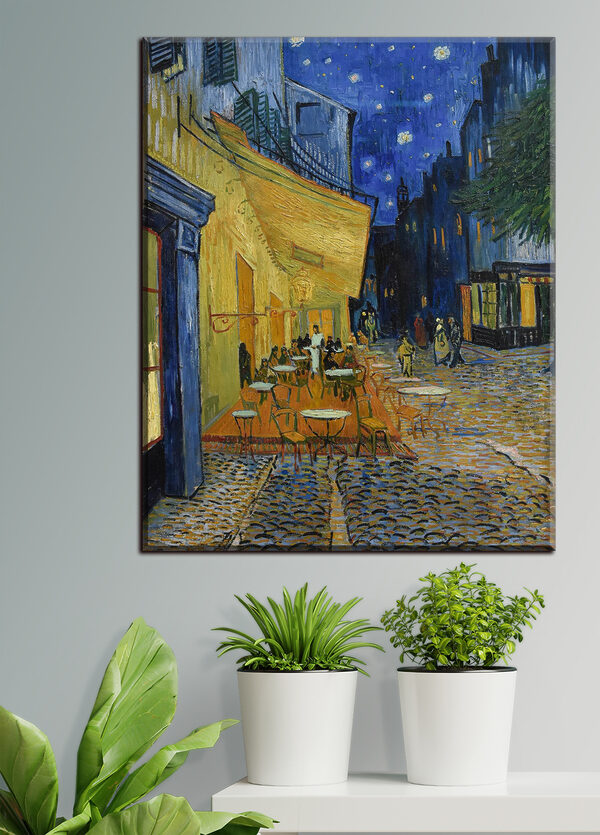 Cuadros Un cuadro en el que se ve una calle con mesas y sillas (SKU: s12313) Cuadros Cuadros Un cuadro en el que se ve una calle con mesas y sillas (SKU: s12313)
