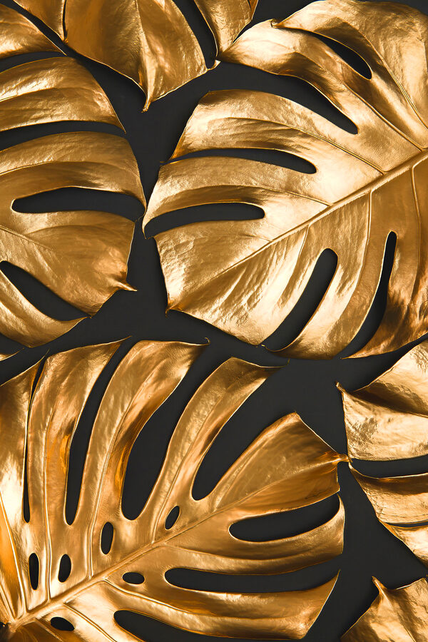Gleaming metallic leaves, dramatic allure Gleaming metallic leaves, dramatic allure