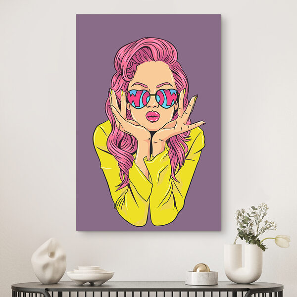 Cuadros Cuadros Una mujer con el pelo rosa y gafas de sol (SKU: s36846)