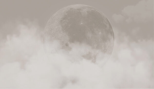 Una luna en las nubes Una luna en las nubes