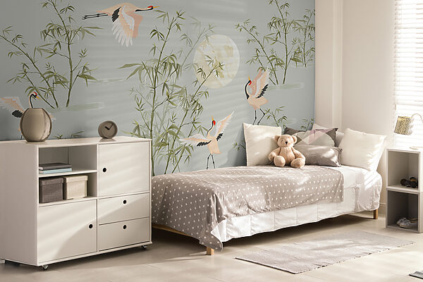 Un papel pintado con pájaros y bambú Un papel pintado con pájaros y bambú