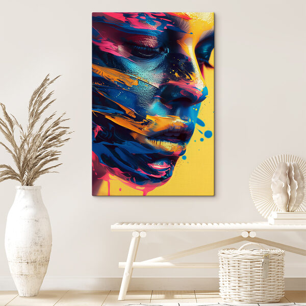 Cuadros Un primer plano del rostro de una mujer con pintura en la cara (SKU: s38747) Cuadros Cuadros Un primer plano del rostro de una mujer con pintura en la cara (SKU: s38747)