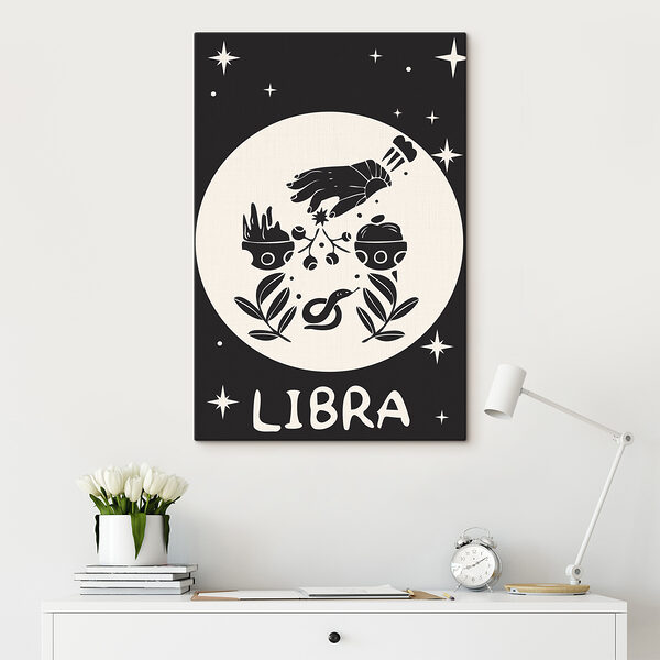 Un círculo en blanco y negro con una mano y varios objetos encima Cuadros Un círculo en blanco y negro con una mano y varios objetos encima