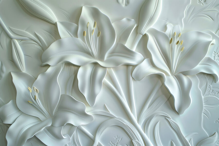 Tallado de flores blancas en una pared