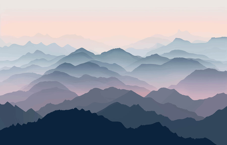 Paisaje de montañas con niebla