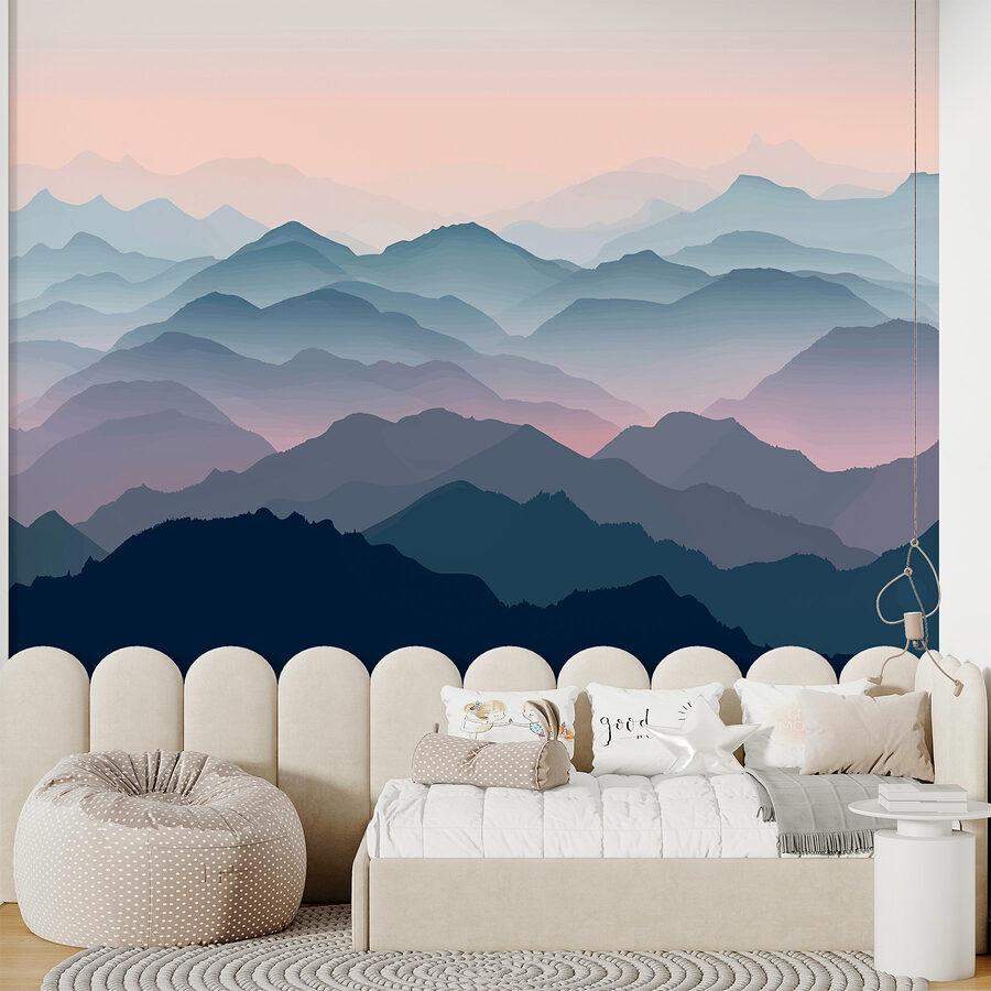 Paisaje de montañas con niebla