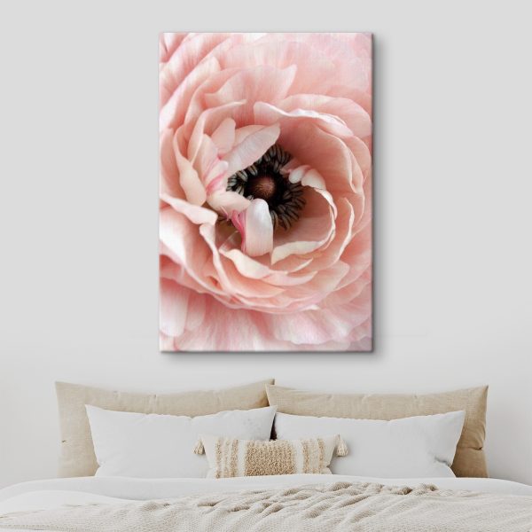 Subtle petal dance, nature's heart Subtle petal dance, nature's heart