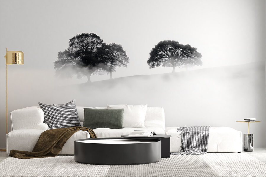 Grupo de árboles en la niebla