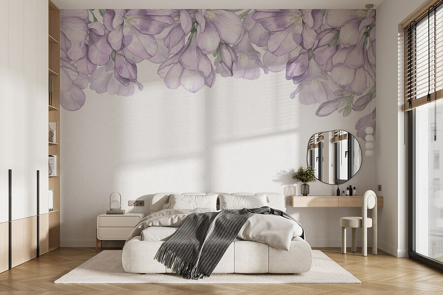 Hilera de flores moradas