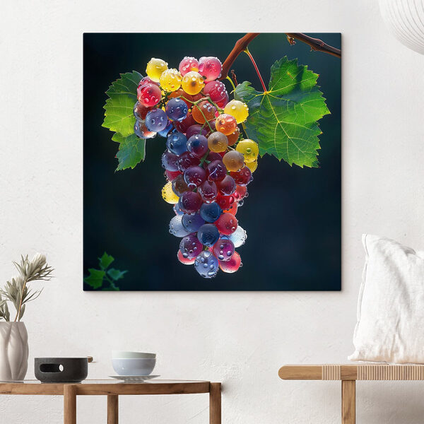 Cuadros Un racimo de uvas de colores con gotas de agua (SKU: s42071) Cuadros Cuadros Un racimo de uvas de colores con gotas de agua (SKU: s42071)