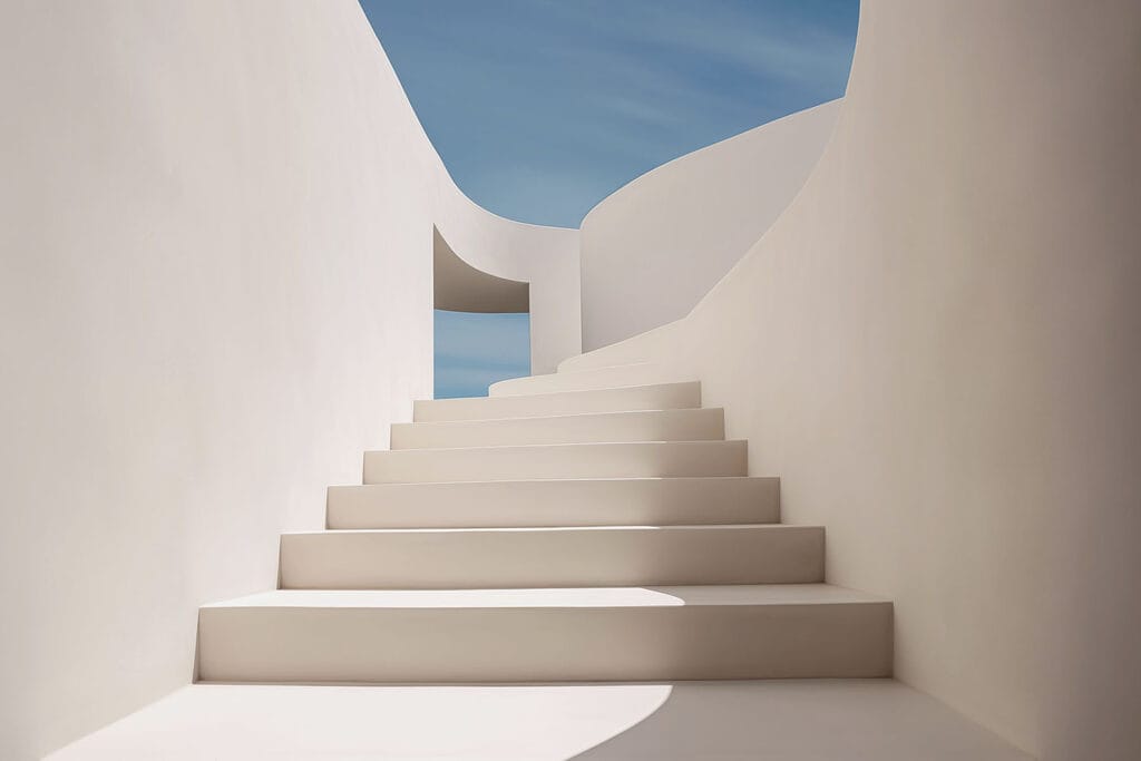 Escalera blanca con cielo azul Escalera blanca con cielo azul