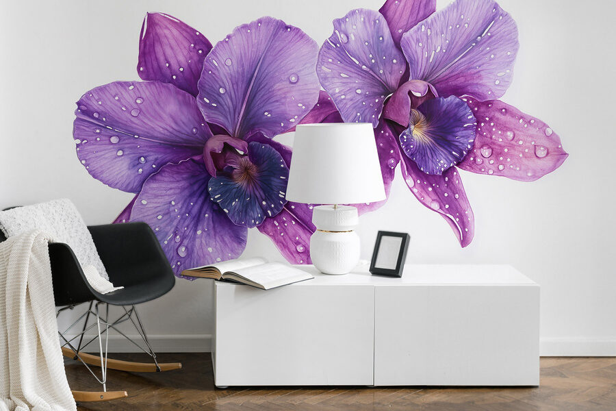 Flores moradas con gotas de agua