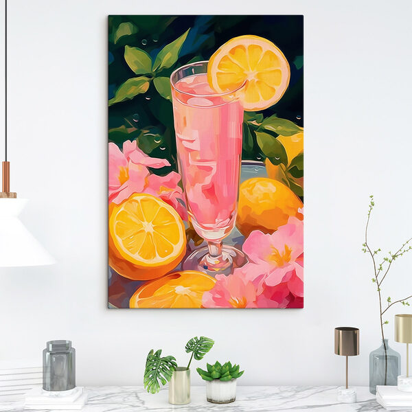Vaso con un líquido rosado, limones y flores Cuadros Vaso con un líquido rosado, limones y flores