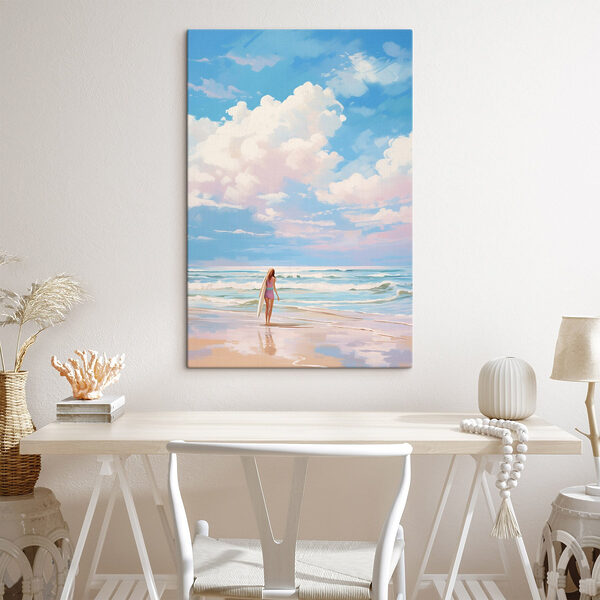 Cuadros Cuadros Chica con una tabla de surf en la playa (SKU: s43882)