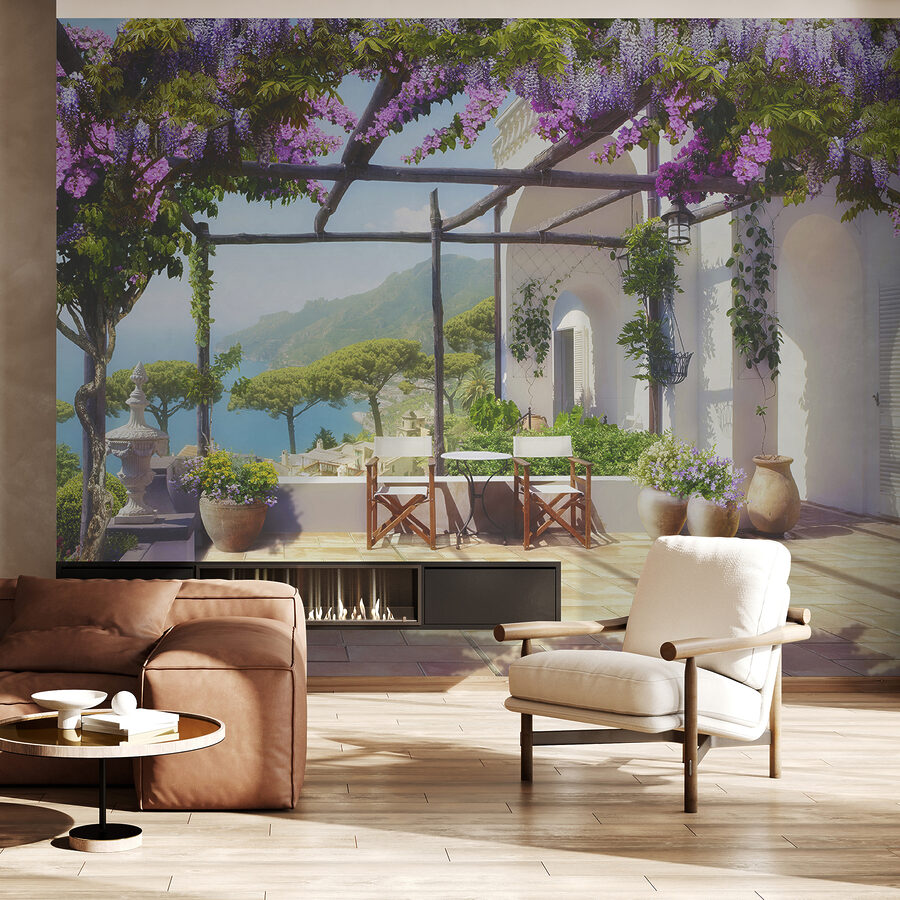 Patio con flores y plantas moradas