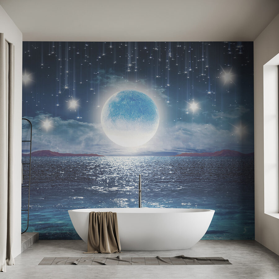 Luna sobre el agua con estrellas y nubes