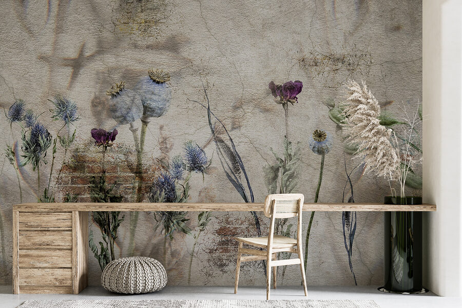 Pared con flores y un muro de ladrillos