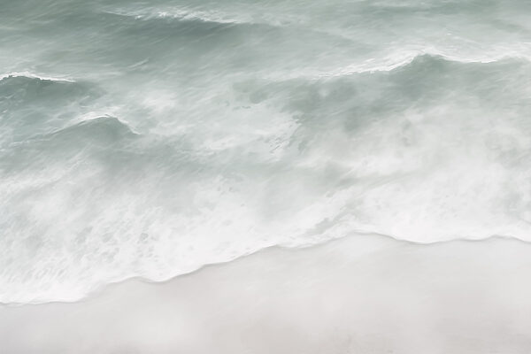 Olas rompiendo en una playa Olas rompiendo en una playa