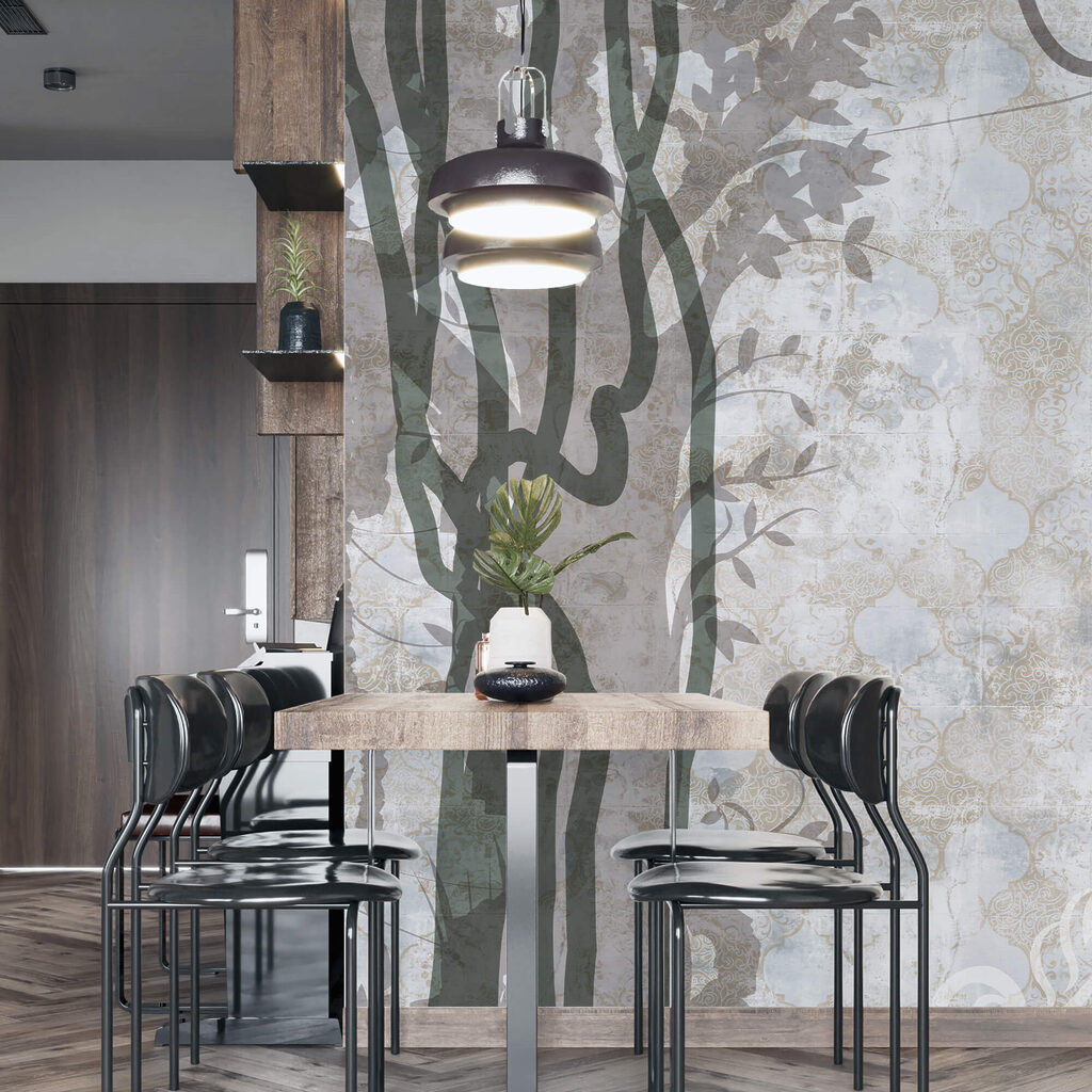 Pared blanca con enredaderas y hojas