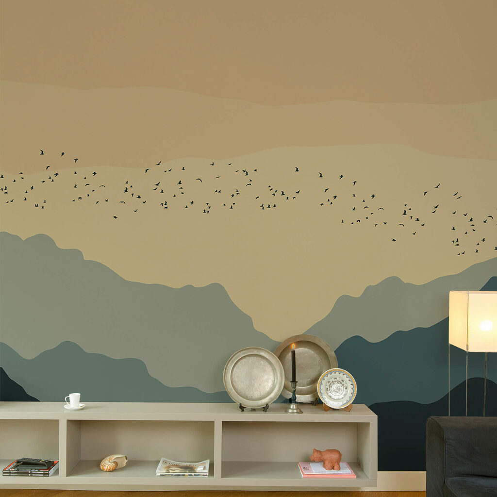 Grupo de pájaros volando sobre las montañas Grupo de pájaros volando sobre las montañas