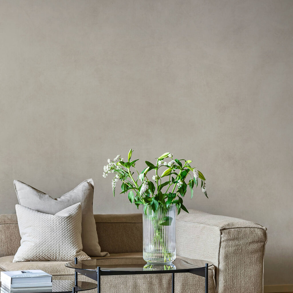 Papel blanco con manchas rosas