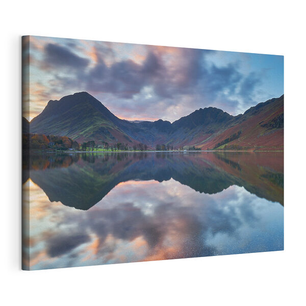 Cuadros Un lago con las montañas al fondo (SKU: s37533) Cuadros Cuadros Un lago con las montañas al fondo (SKU: s37533)