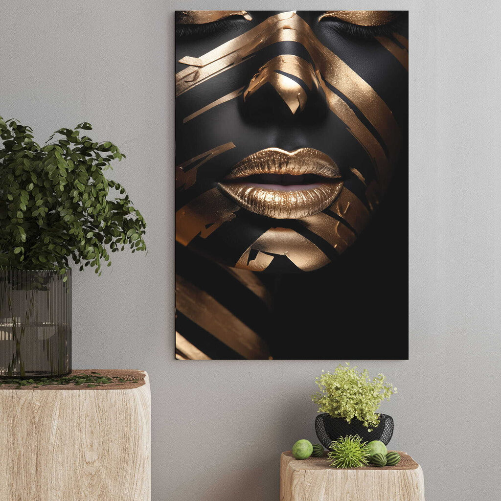 - Striking face art and bold lines - Striking face art and bold lines